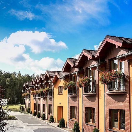 Hotel Eden Rydzyna Exterior foto