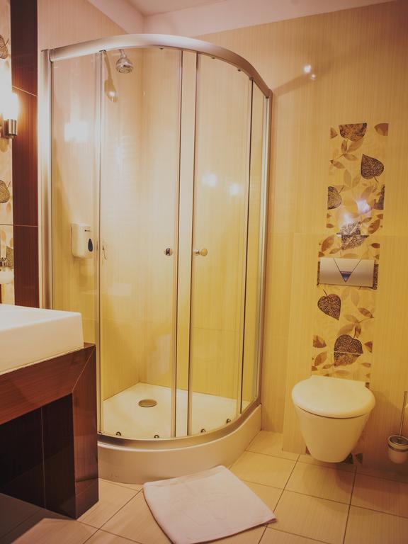 Hotel Eden Rydzyna Zimmer foto